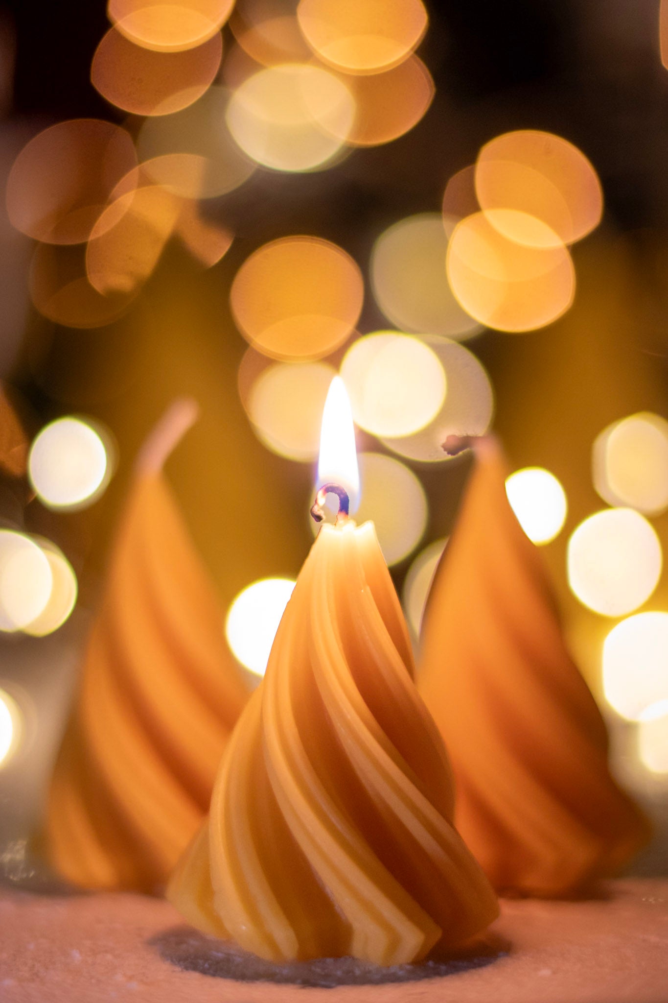 Pure Beeswax Fir Tree Candle, Handmade from 100% beeswax sourced from small-scale London beekeepers, Perfect Winter gift, Candle centrepiece, Natural beeswax candle