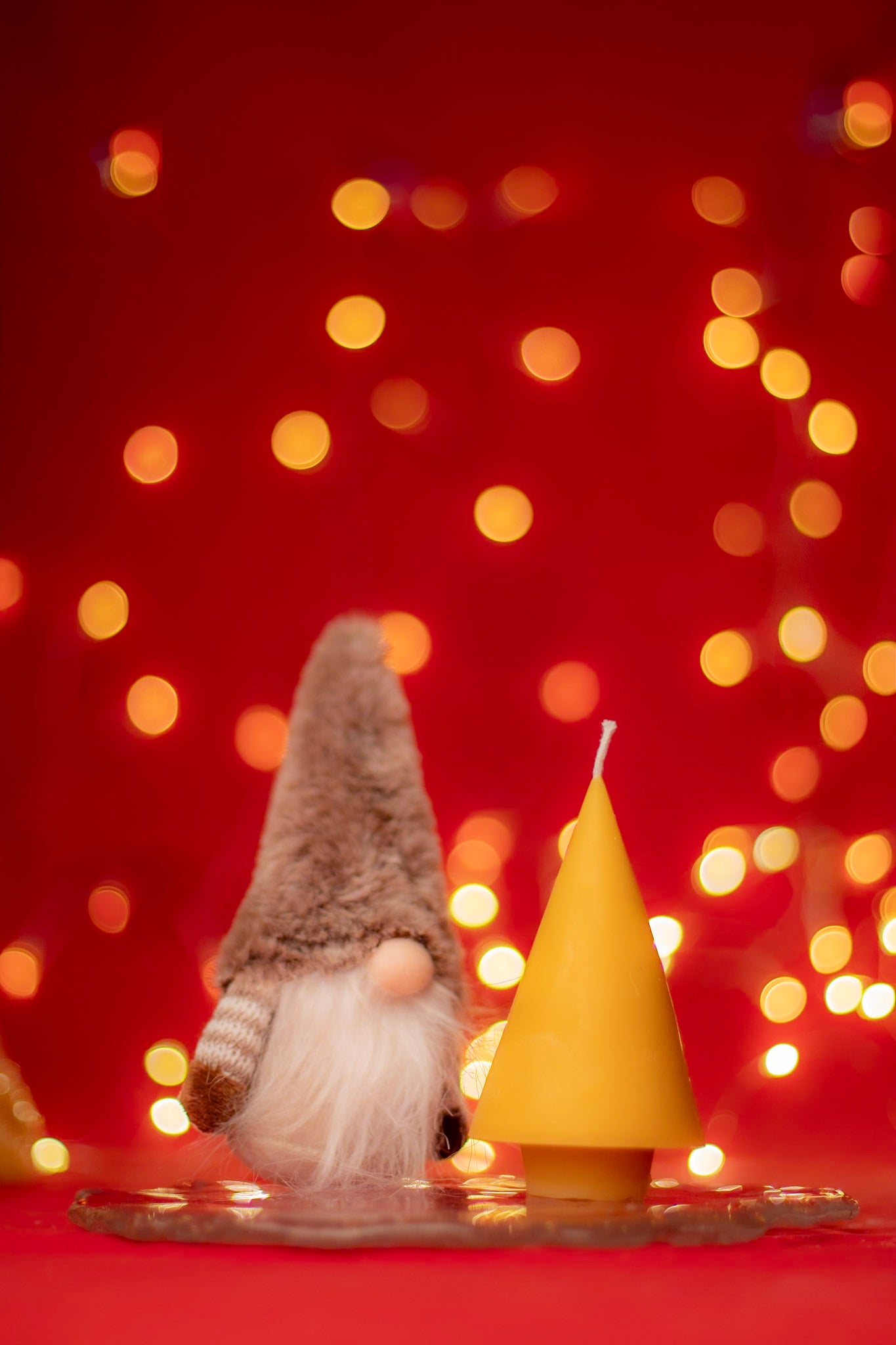 Minimalist Pure Beeswax Tree Candle: Simple, Natural Elegance, Handmade from 100% beeswax sourced from small-scale London beekeepers, Perfect Winter gift, Candle centrepiece, Natural beeswax candle, Festive, Christmas candle