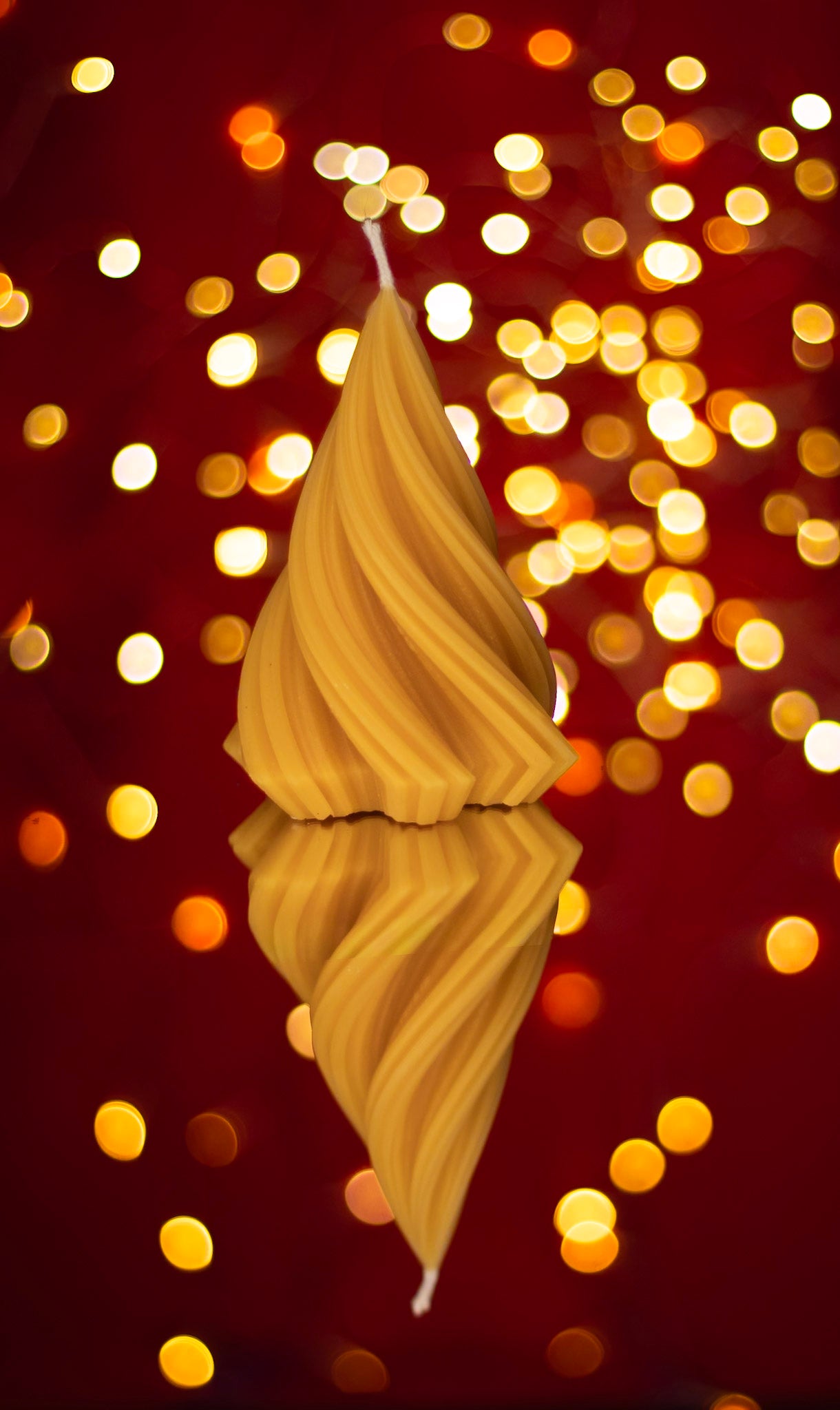 Pure Beeswax Fir Tree Candle, Handmade from 100% beeswax sourced from small-scale London beekeepers, Perfect Winter gift, Candle centrepiece, Natural beeswax candle