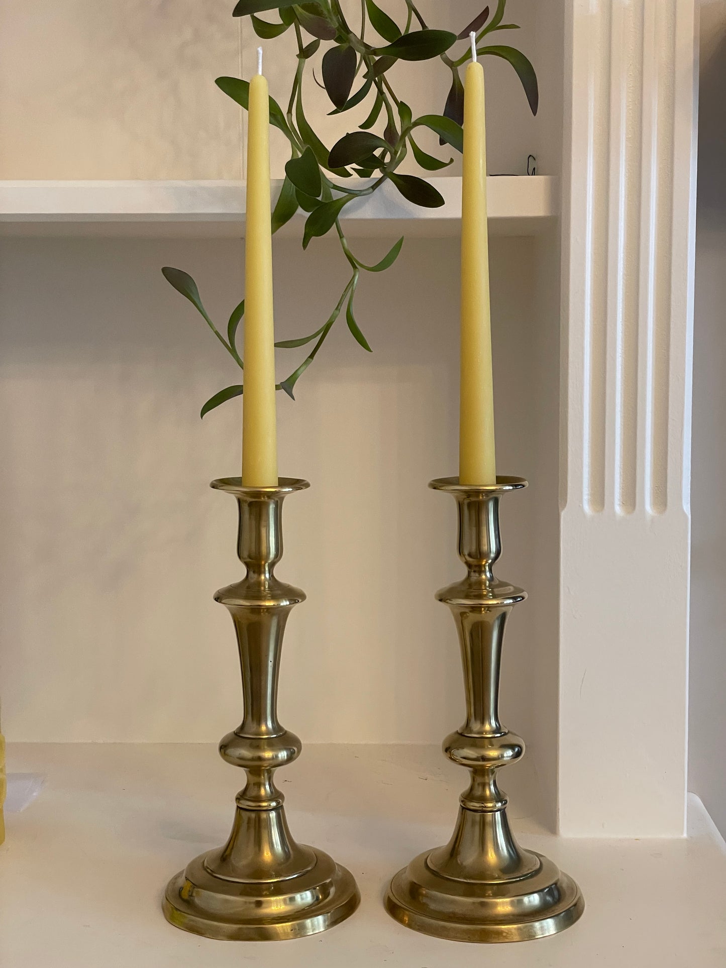 Stunning pair of antique round base brass candlesticks with 4 matching pure beeswax dinner candles, 19th Century, Mantel candlesticks 9"