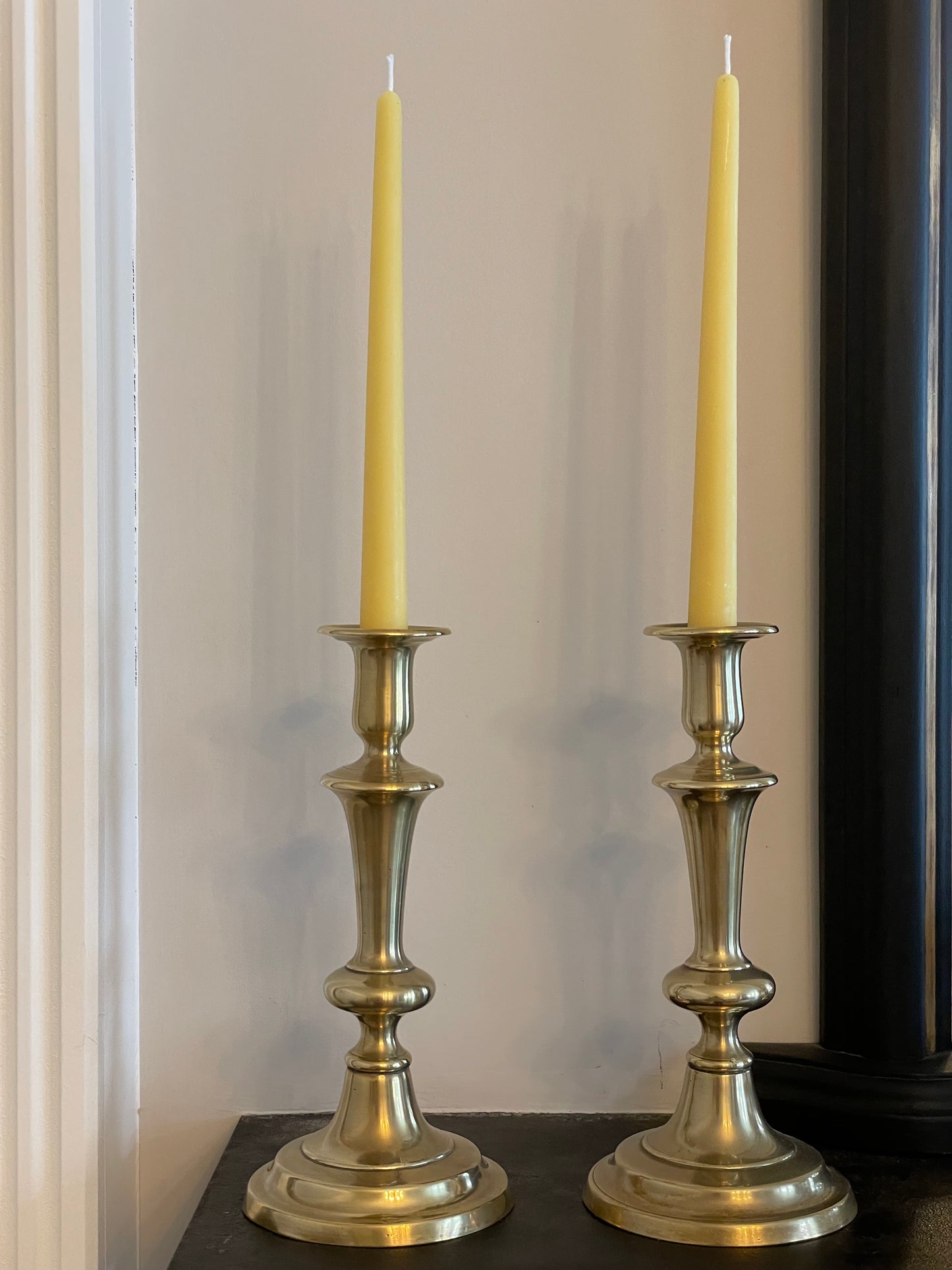 Stunning pair of antique round base brass candlesticks with 4 matching pure beeswax dinner candles, 19th Century, Mantel candlesticks 9"