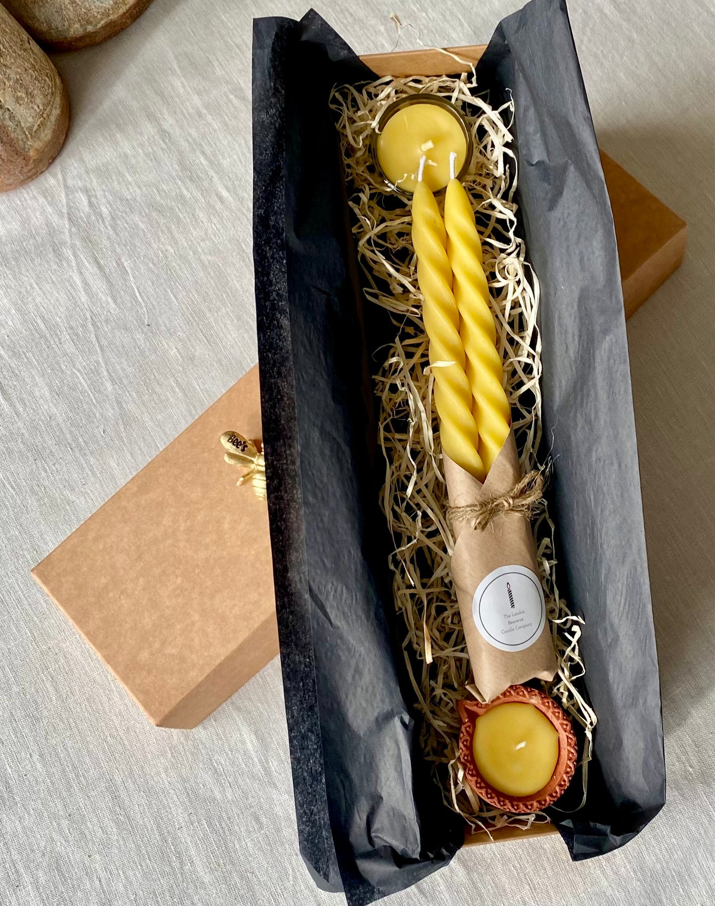 Pure beeswax eco-friendly candle gift set, Candles made from 100% pure beeswax sourced from small-scale London beekeepers, Ribbon gift wrapped, Bess friendly candle gifts, Eco-luxury, Friendship gift, Thank you gift