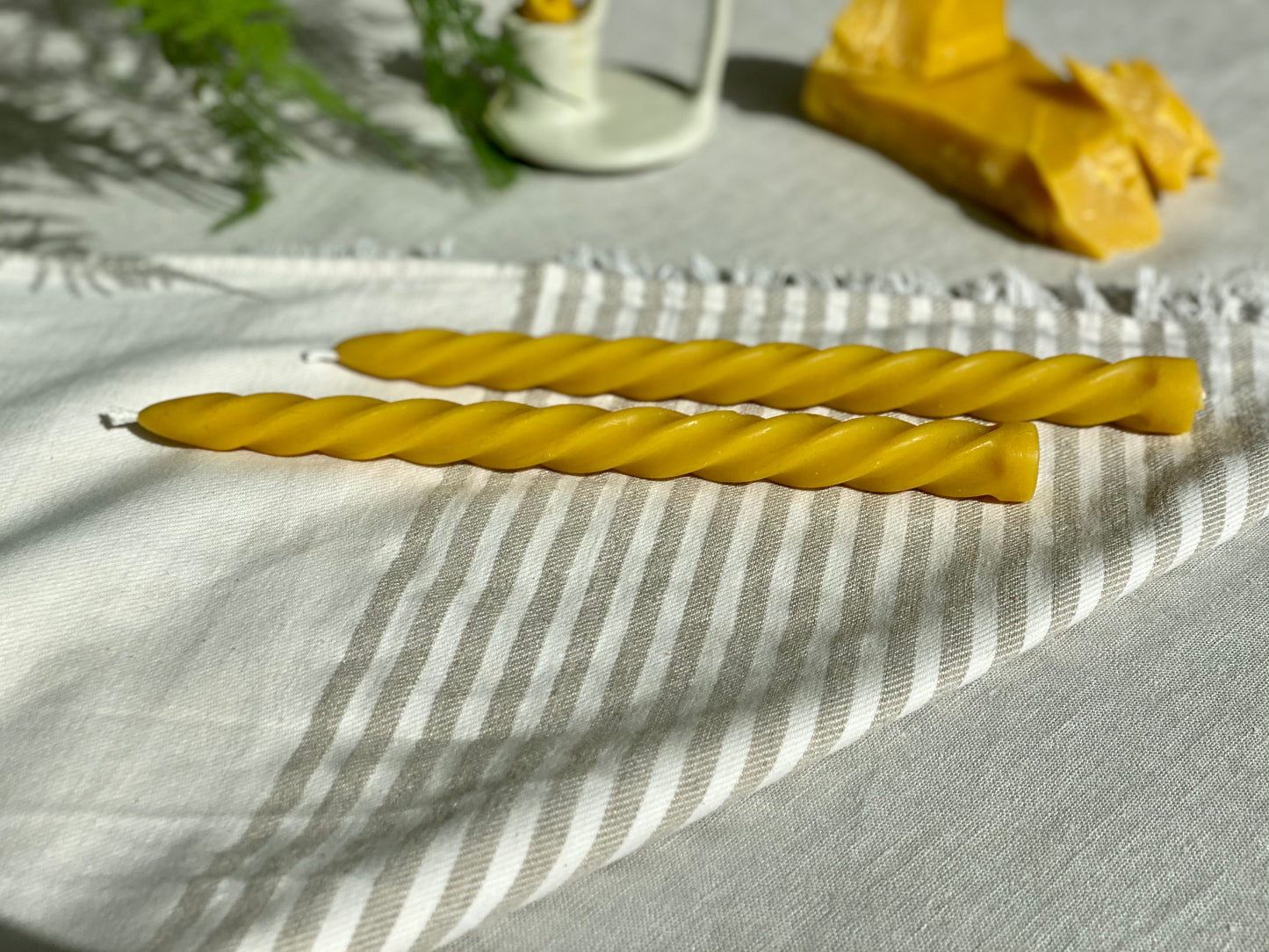 Pure beeswax eco-friendly candle gift set, Candles made from 100% pure beeswax sourced from small-scale London beekeepers, Ribbon gift wrapped, Bess friendly candle gifts, Eco-luxury, Friendship gift, Thank you gift