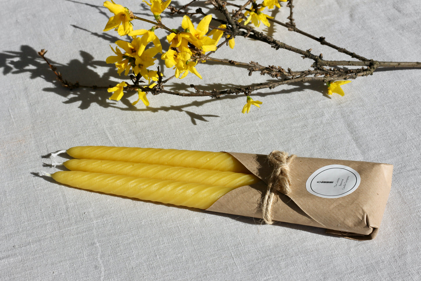 Pure beeswax long burning dinner candle, Non-drip spiral taper, Sustainable wedding candle, Naturally fragrant, Candles made from 100% pure beeswax sourced from small-scale London beekeepers