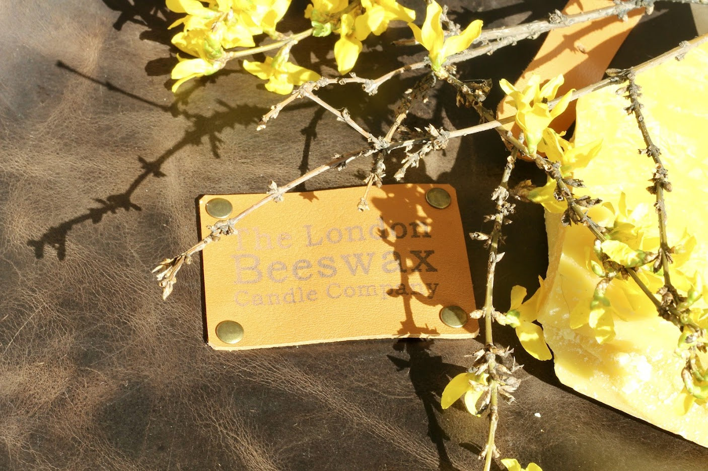 Stunning pair of antique round base brass candlesticks with 4 matching pure beeswax dinner candles, 19th Century, Mantel candlesticks 9"