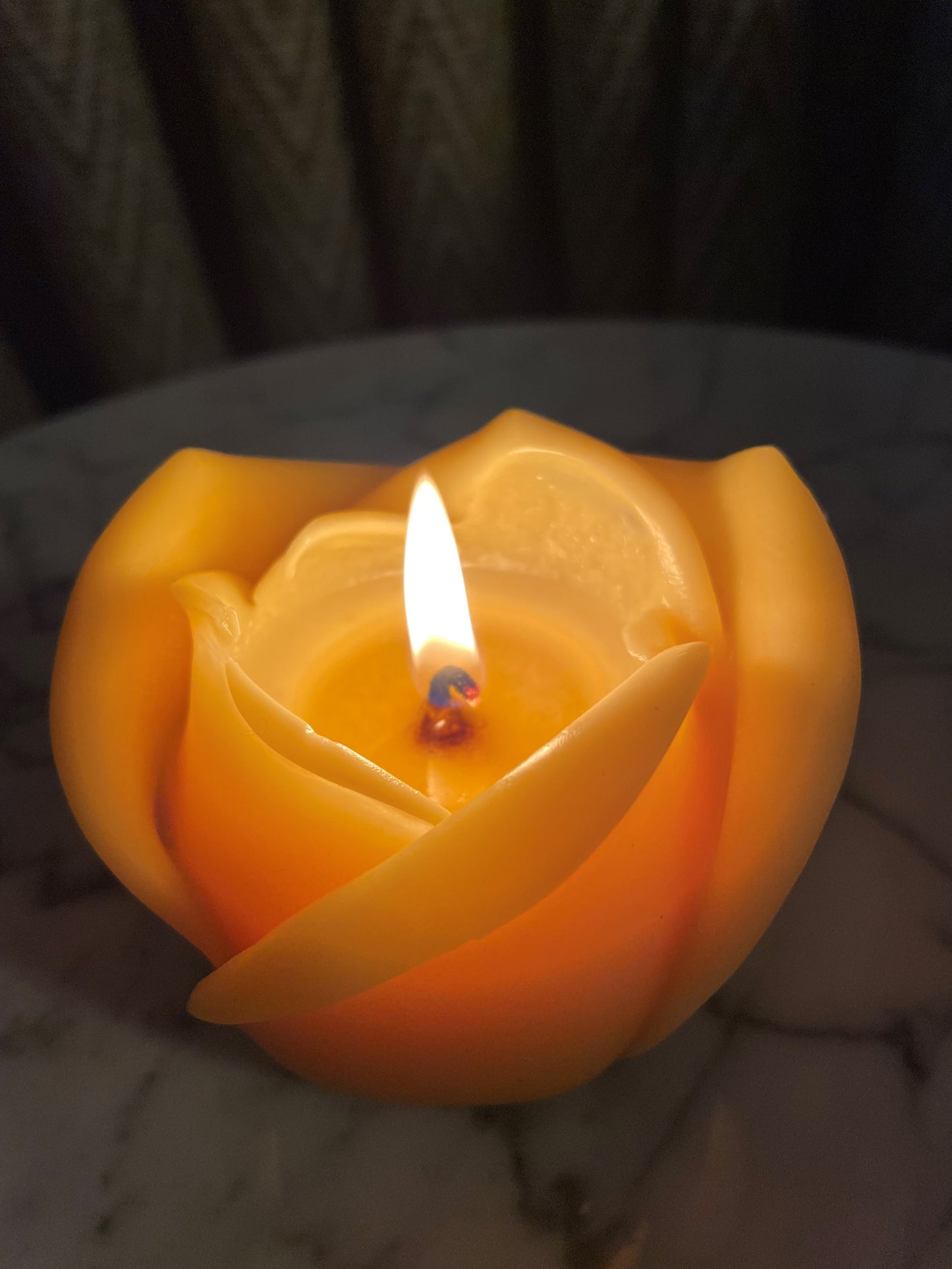 Pure beeswax large rose candle, Mindful moments, Meditation candle, Yoga energising candle, Bridesmaid/Valentine's/Mother's Day gift set, Candles made from 100% pure beeswax sourced from small-scale London beekeepers