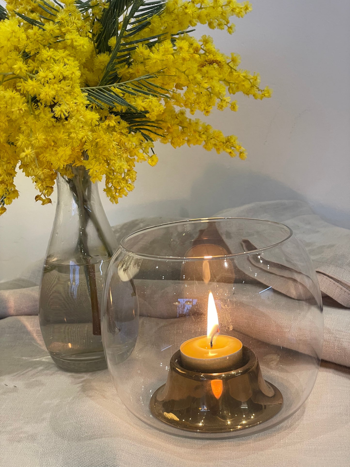 Pure beeswax tealight, Candles made from 100% pure beeswax sourced from small-scale London beekeepers, Natural and clean tealights