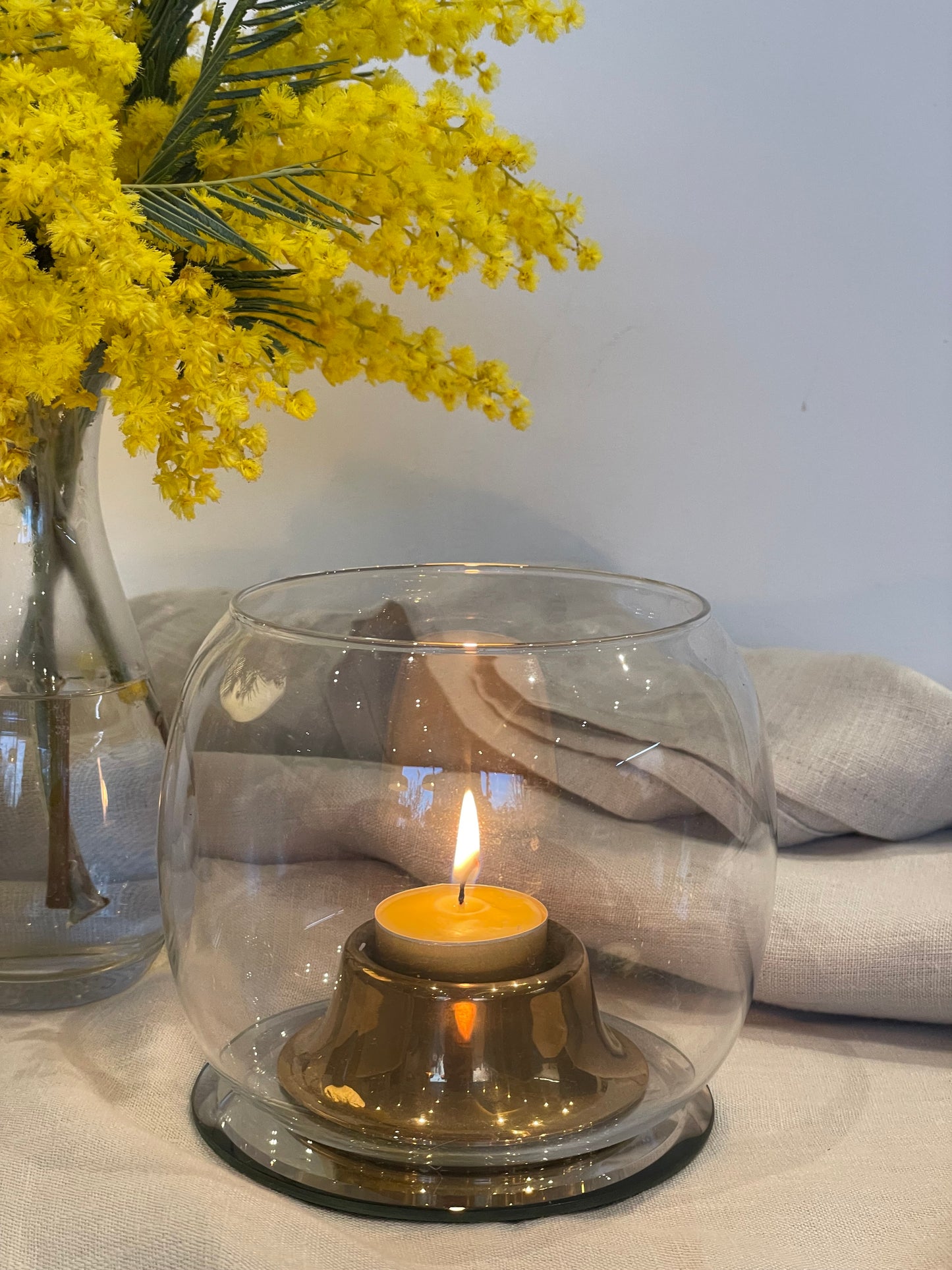 Pure beeswax tealight, Candles made from 100% pure beeswax sourced from small-scale London beekeepers, Natural and clean tealights