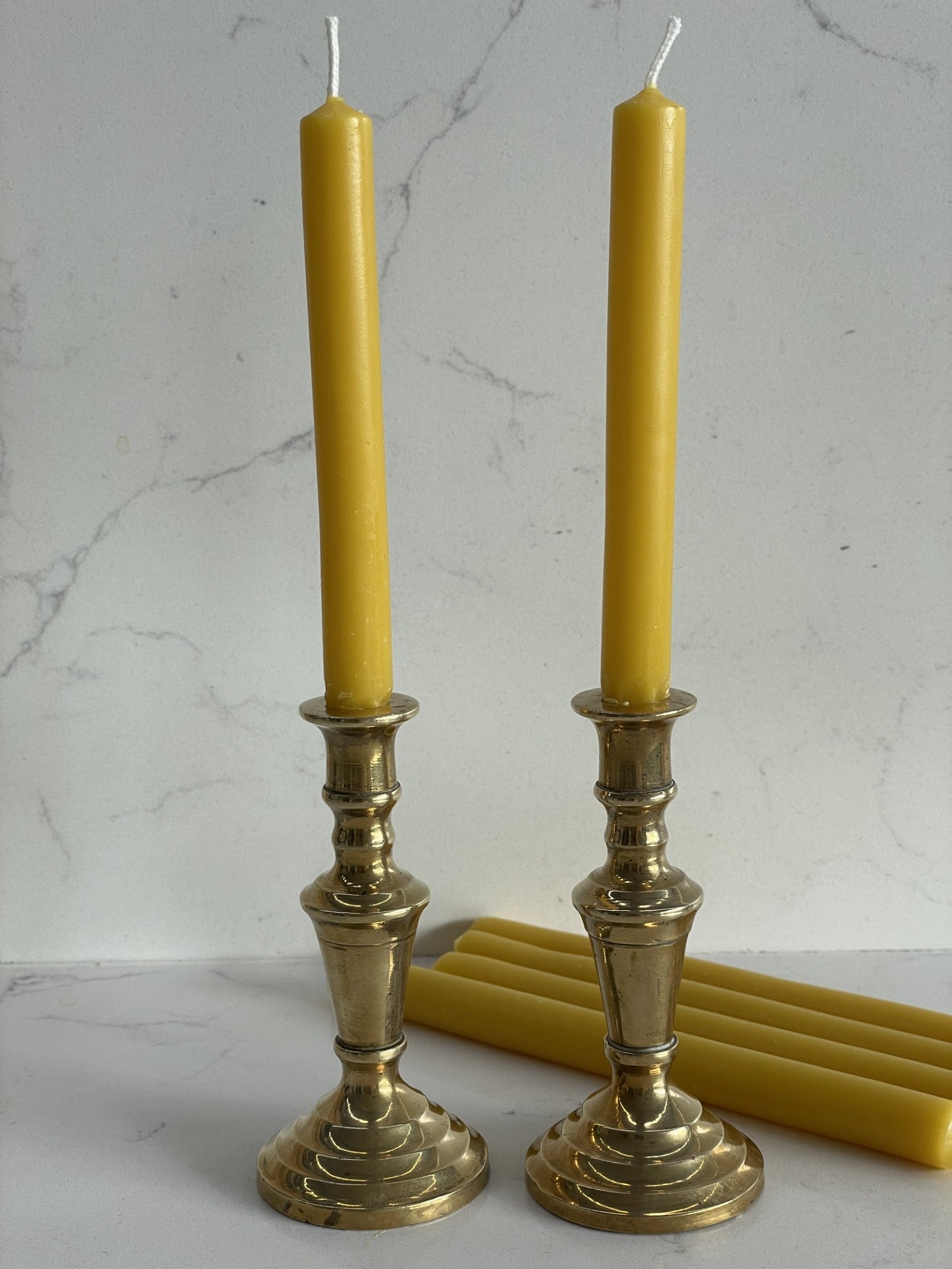 A beautiful pair of antique brass candlestick holders with 6 pure beeswax dinner candle gift set, Vintage small brass decor, Candle light, Unique Christmas gift