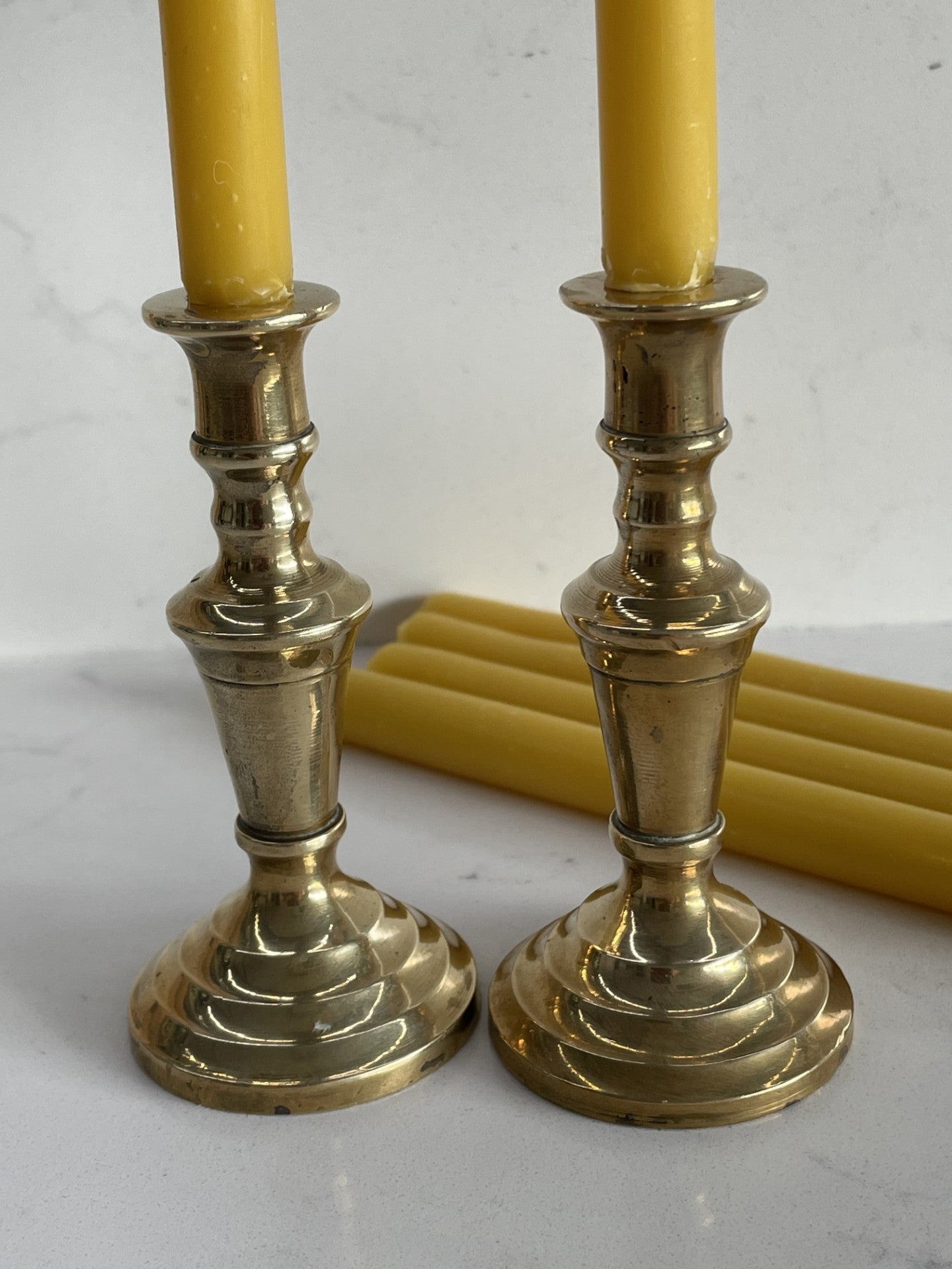 A beautiful pair of antique brass candlestick holders with 6 pure beeswax dinner candle gift set, Vintage small brass decor, Candle light, Unique Christmas gift