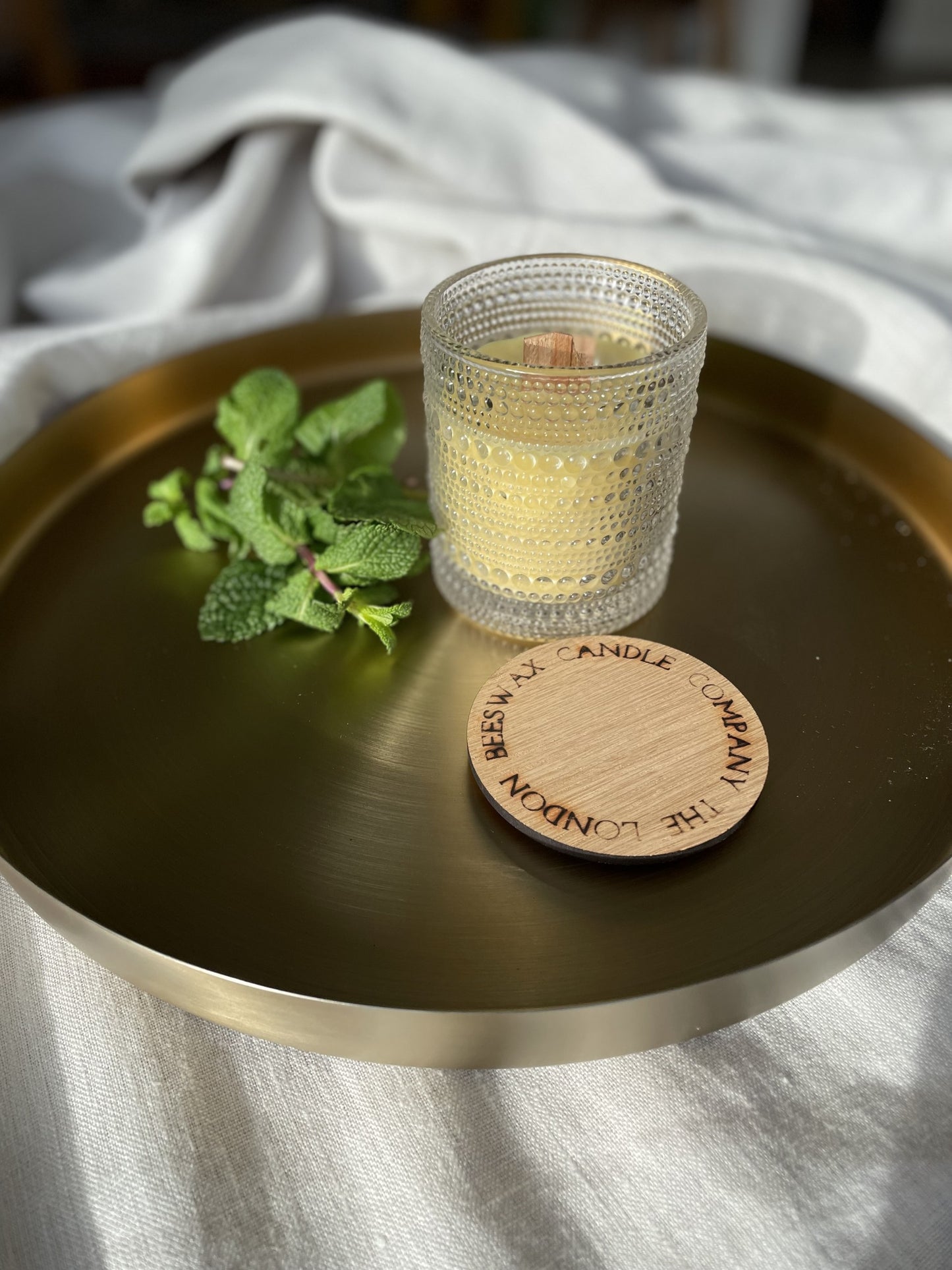 NEW Evergreen Renewal, The London Beeswax Focus Candle, Organically scented peppermint, eucalyptus and frankincense wood wick candle with oak lid, Non-toxic scented candle, Slow burning, Personalised gift box, Made from natural, organic ingredients