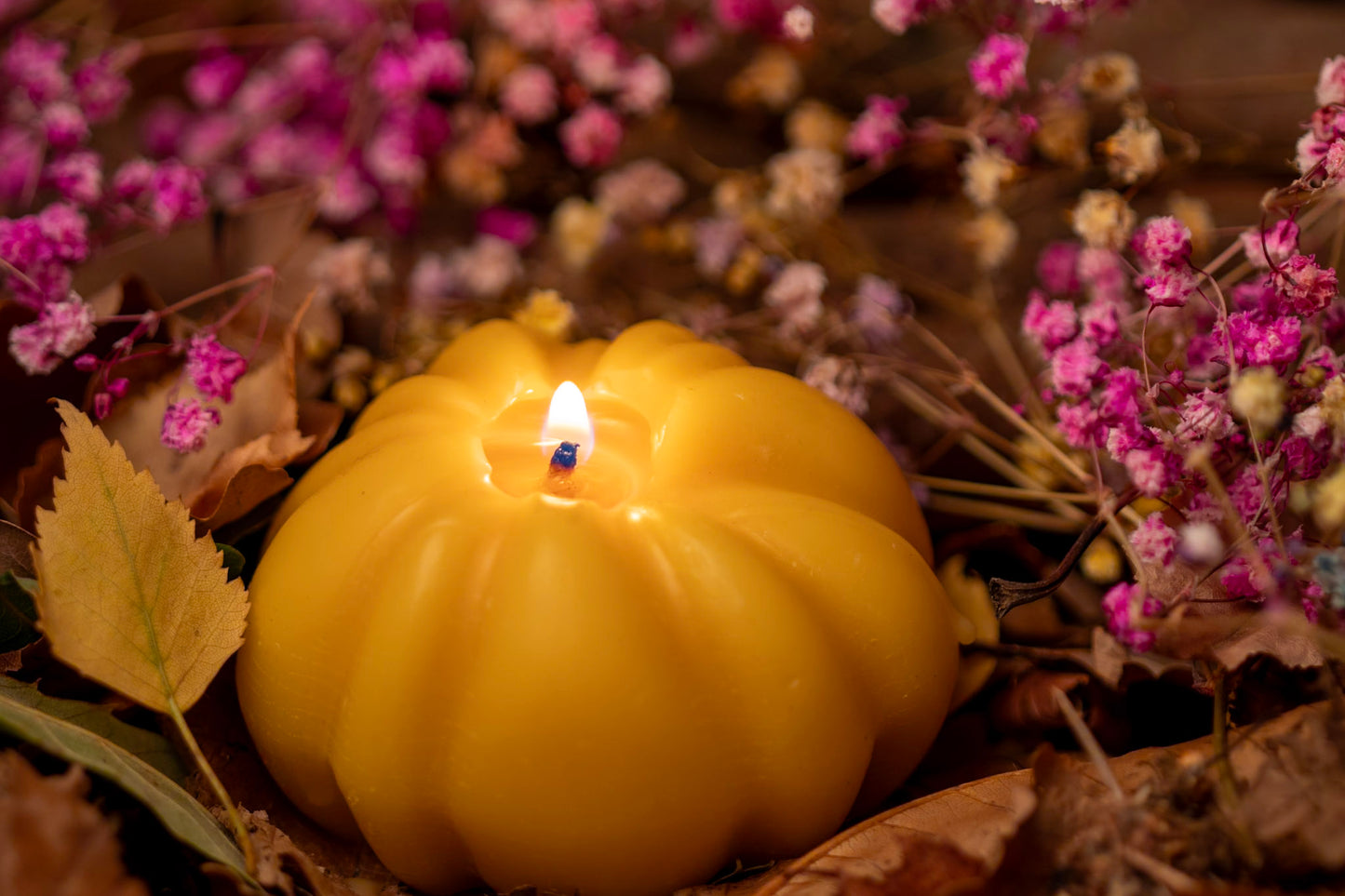 Autumn Beeswax Pumpkin Candle, Perfect for Autumn & Halloween Decor, Handmade from 100% beeswax sourced from small-scale London beekeepers, Perfect Autumn gift, Candle centrepiece