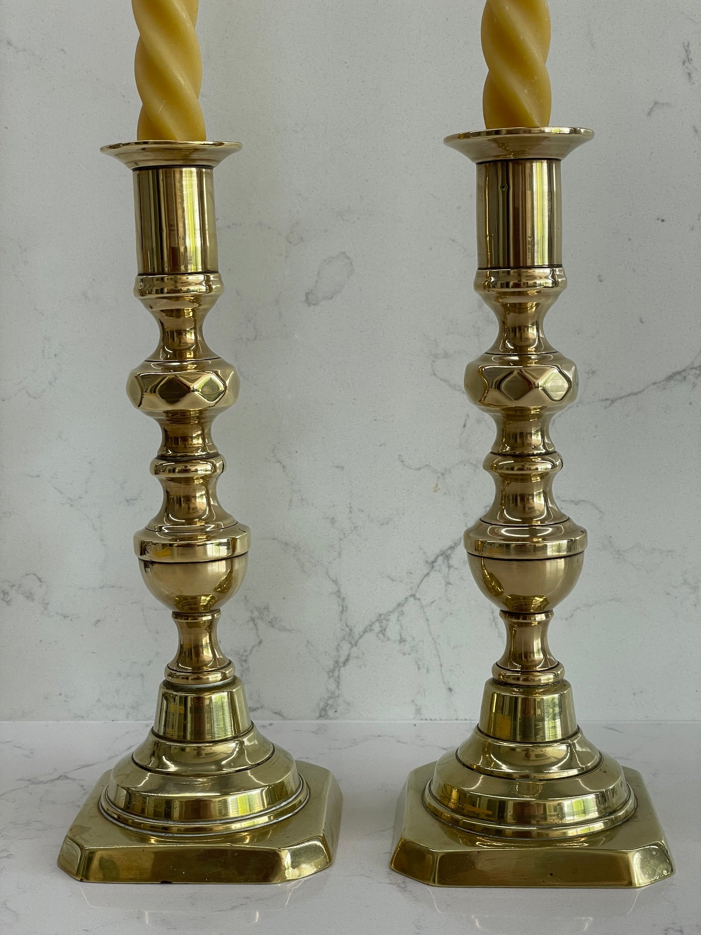 Beautiful pair of antique Victorian solid brass 8 inch candlesticks with matching 4 hand poured beeswax spiral dinner candles. Antique brass décor. Beeswax candle gift set.