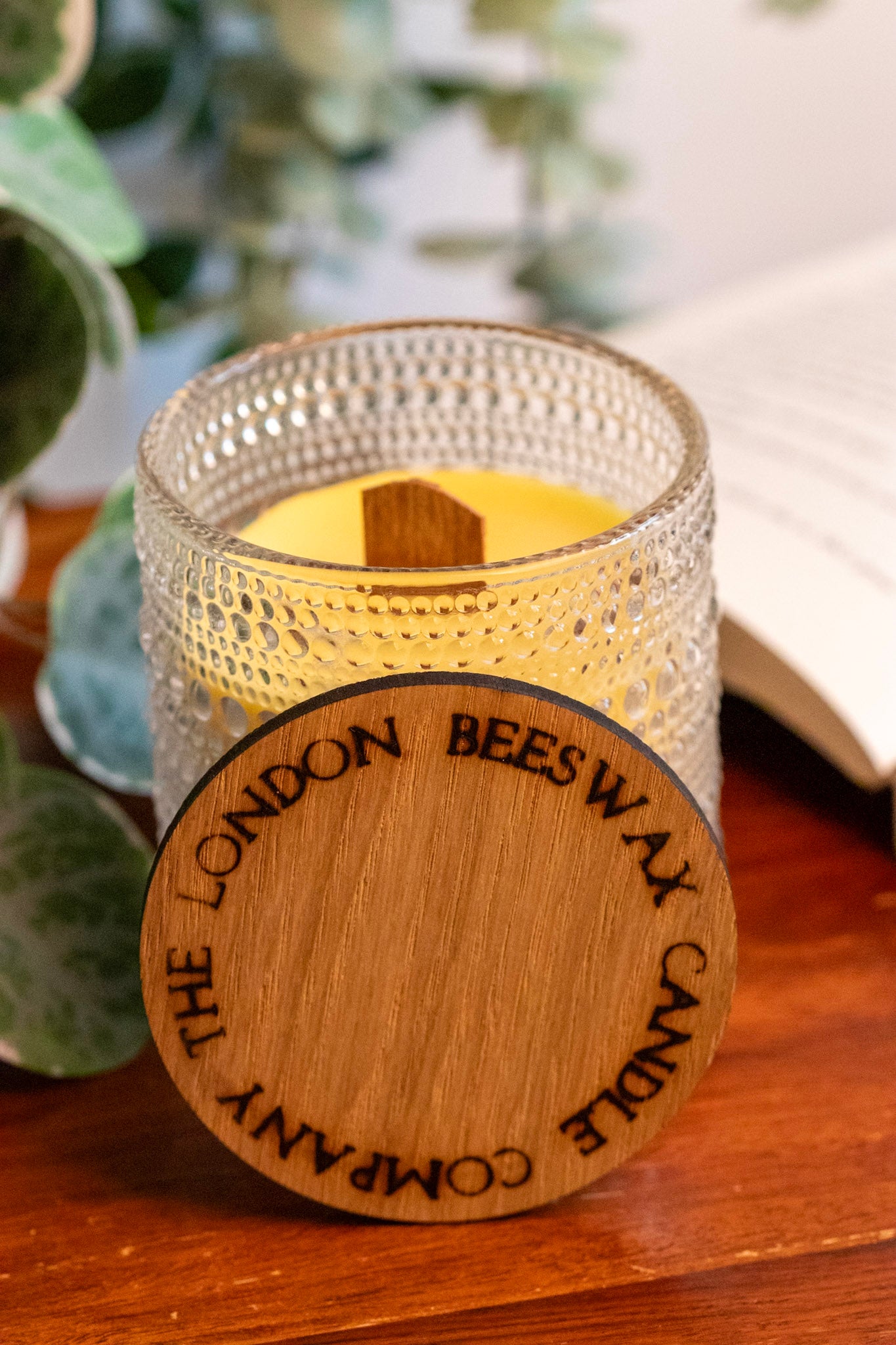 Revival and relaxation candle, Luxury organically scented lavender, patchouli and rosemary wood wick candle with oak lid, Non-toxic naturally scented candle, Slow burning, Personalised gift box, Candles made from natural, organic ingredients