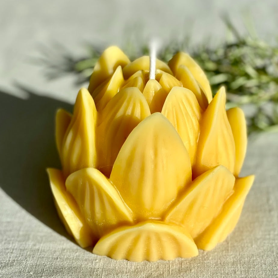 Spring seasonal candle, Luxury pure beeswax lotus flower candle with eco cotton wicks, Long burning & artistically beautiful candle to burn, Healthy & clean candle, Eco-friendly luxury natural gift, Handmade supporting urban London beekeepers