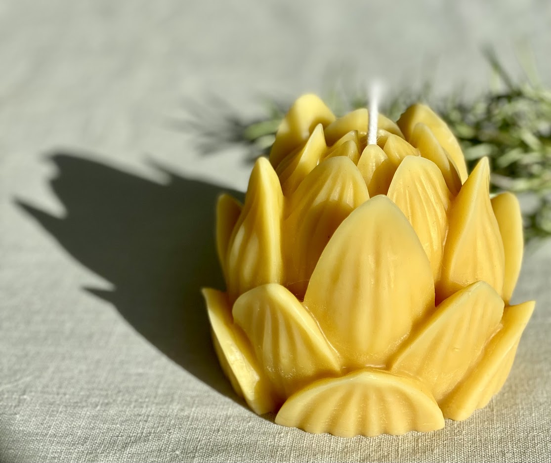 Spring seasonal candle, Luxury pure beeswax lotus flower candle with eco cotton wicks, Long burning & artistically beautiful candle to burn, Healthy & clean candle, Eco-friendly luxury natural gift, Handmade supporting urban London beekeepers