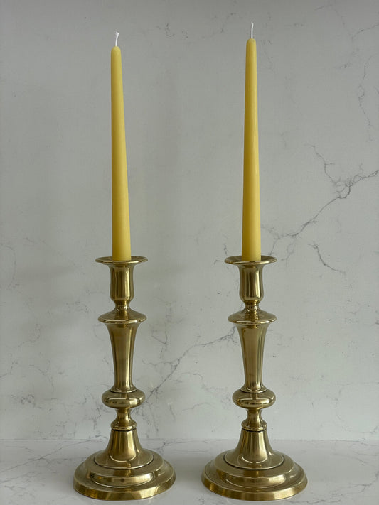 Stunning pair of antique round base brass candlesticks with 4 matching pure beeswax dinner candles, 19th Century, Mantel candlesticks 9"