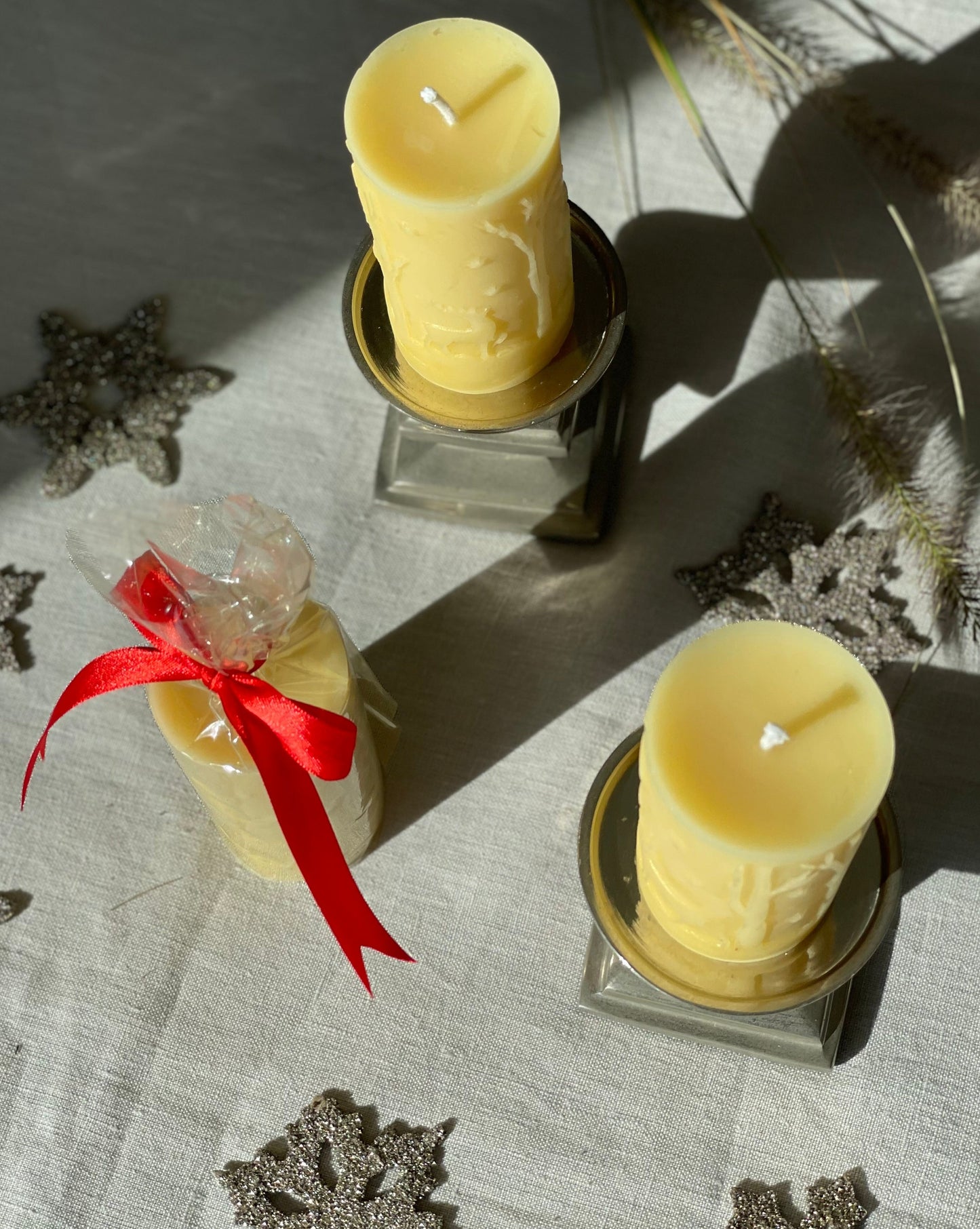 Pure Beeswax Winter Deer Pillar Candle, Christmas Candle, Slow Burning Pillar Candle, Cosy Winter Candle Gift, Eco-friendly candle and gifting, Handmade from 100% beeswax sourced from small-scale London beekeepers