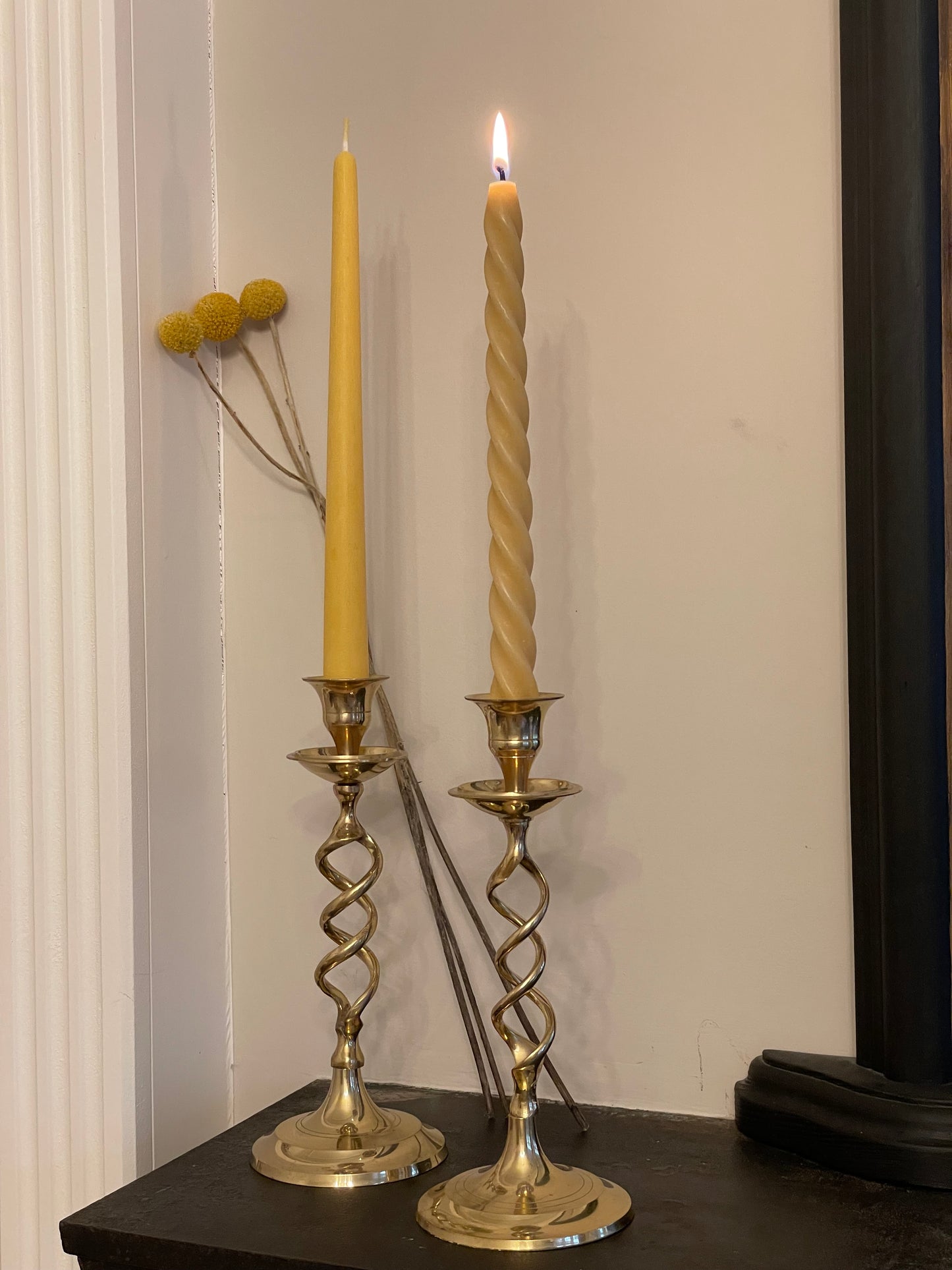 Charming barley twist candlesticks with 4 pure London beeswax dinner candles. Vintage gold tone brass mixed pair of candlesticks. Unique candle gift set. Candle light