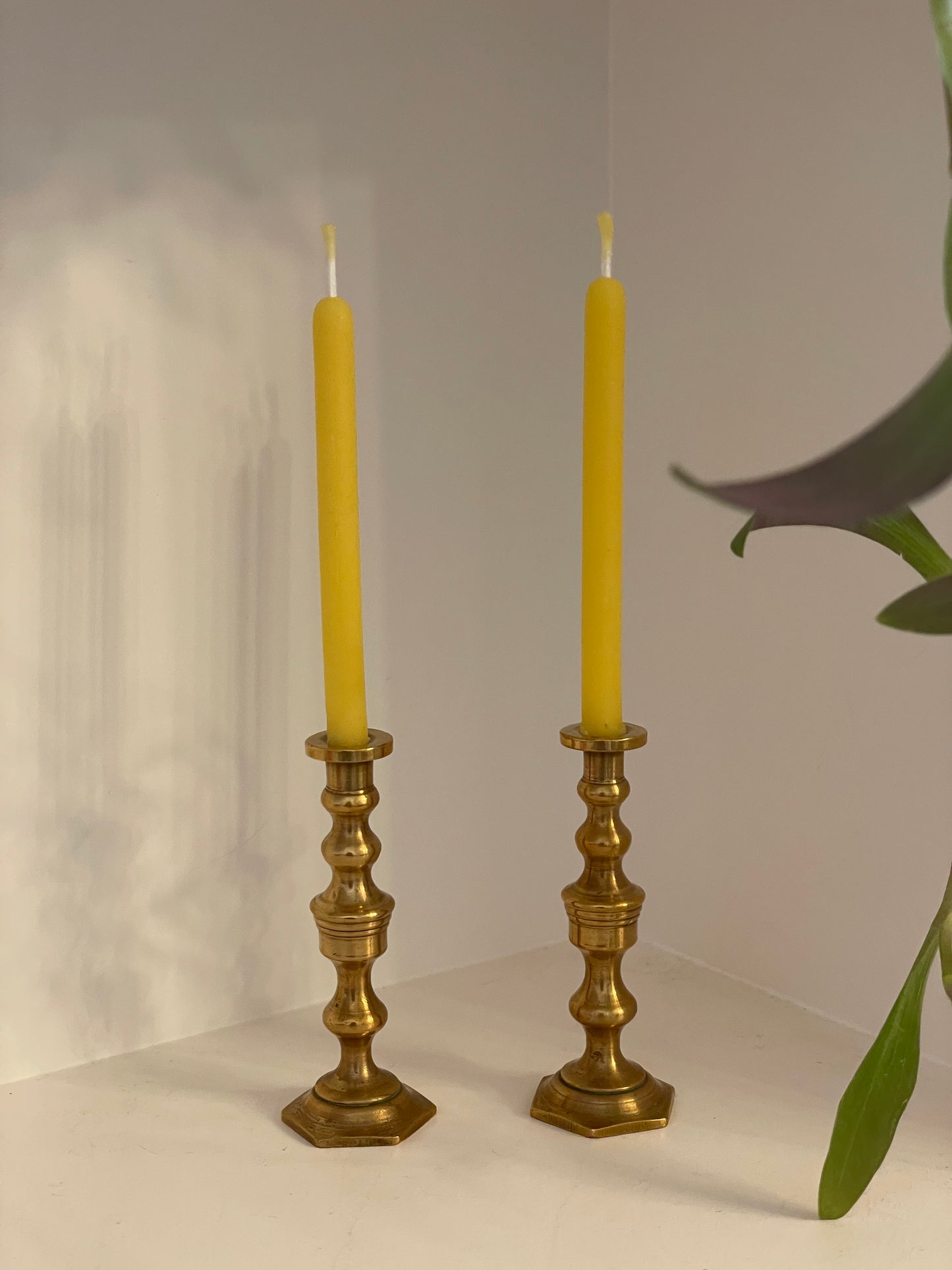 A beautiful pair of vintage brass mini (7cm) candlestick holders with 10 matching petite pure beeswax dinner candle gift set, Vintage brass decor, Thin beeswax taper candles, Hygge