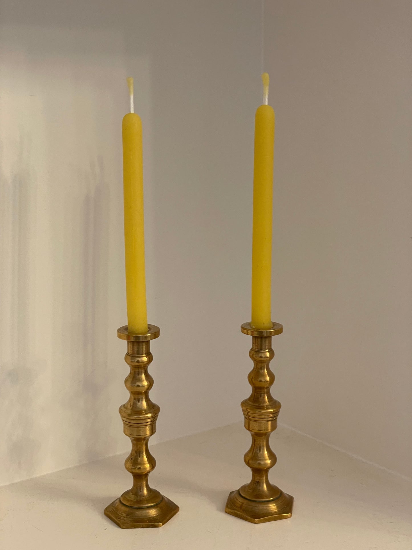 A beautiful pair of vintage brass mini (7cm) candlestick holders with 10 matching petite pure beeswax dinner candle gift set, Vintage brass decor, Thin beeswax taper candles, Hygge