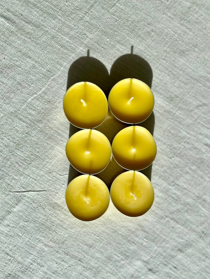 Pure beeswax tealight, Candles made from 100% pure beeswax sourced from small-scale London beekeepers, Natural and clean tealights