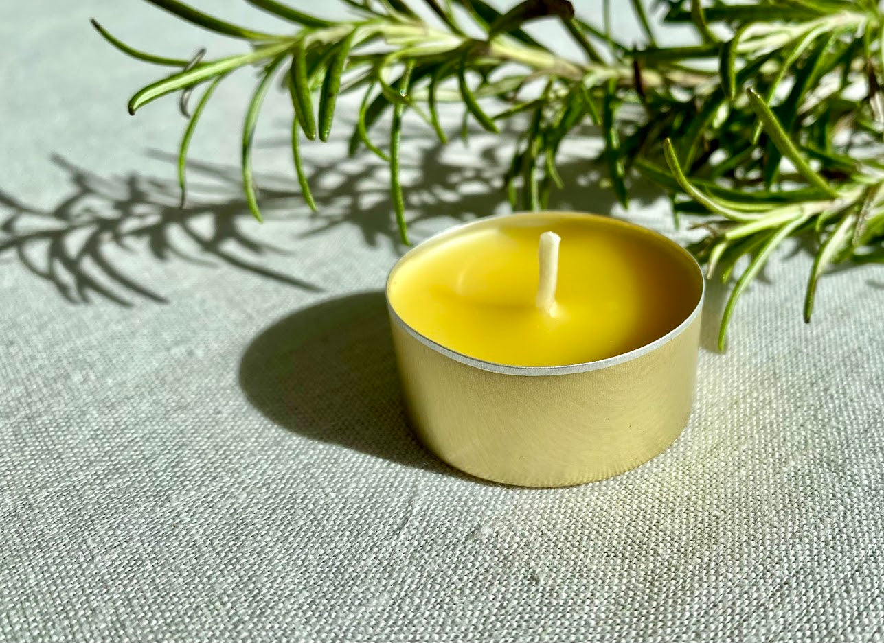 Pure beeswax tealight, Candles made from 100% pure beeswax sourced from small-scale London beekeepers, Natural and clean tealights