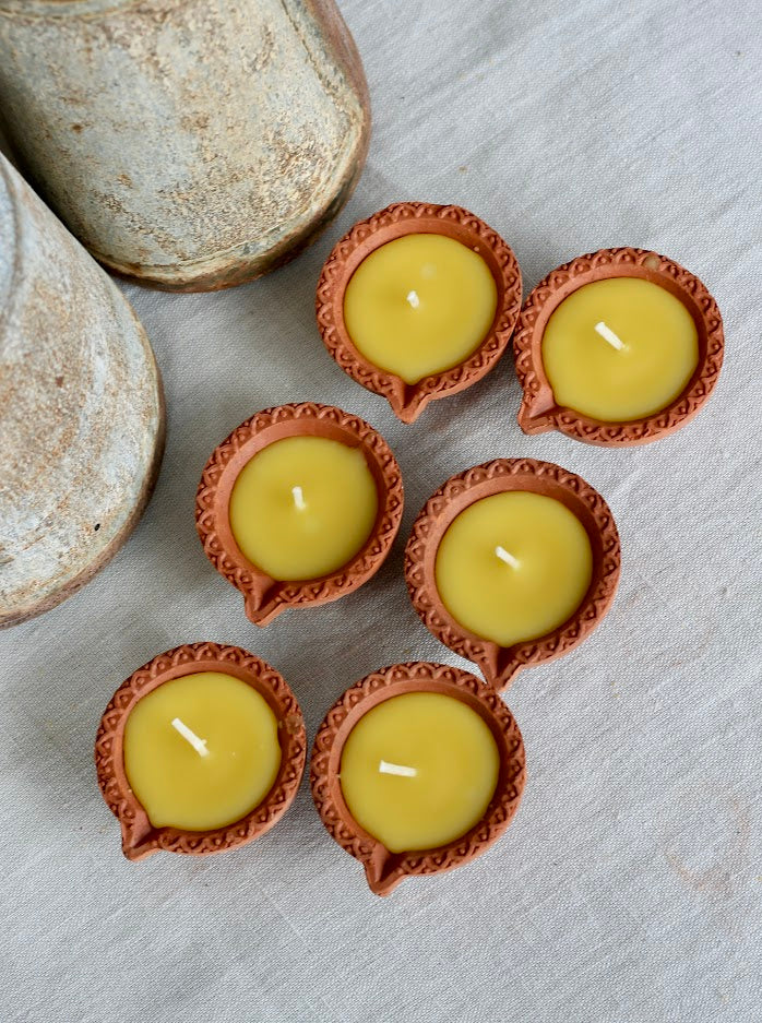 Pure beeswax candles in terracotta pots, Candles made from 100% pure beeswax sourced from small-scale London beekeepers, Stunning garden tealights