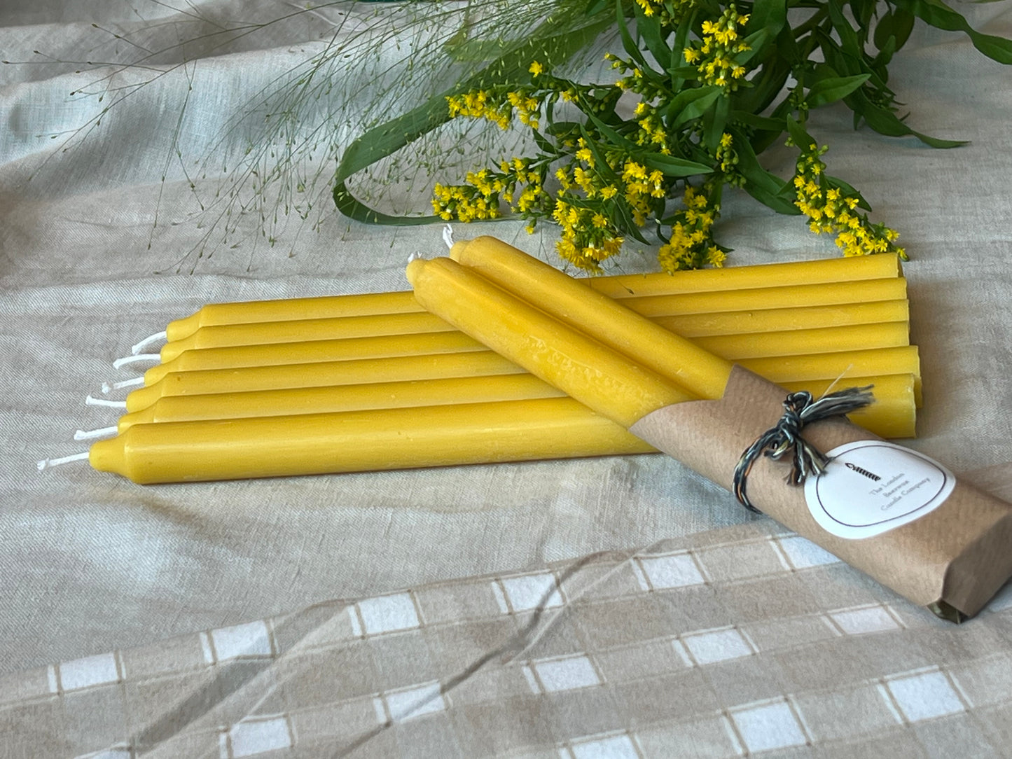 NEW! Pair of handmade pure beeswax STRAIGHT dinner candles, Long burning, Eco-friendly candles, Candles made from 100% pure beeswax sourced from small-scale London beekeepers, Healthy advent wreath candles