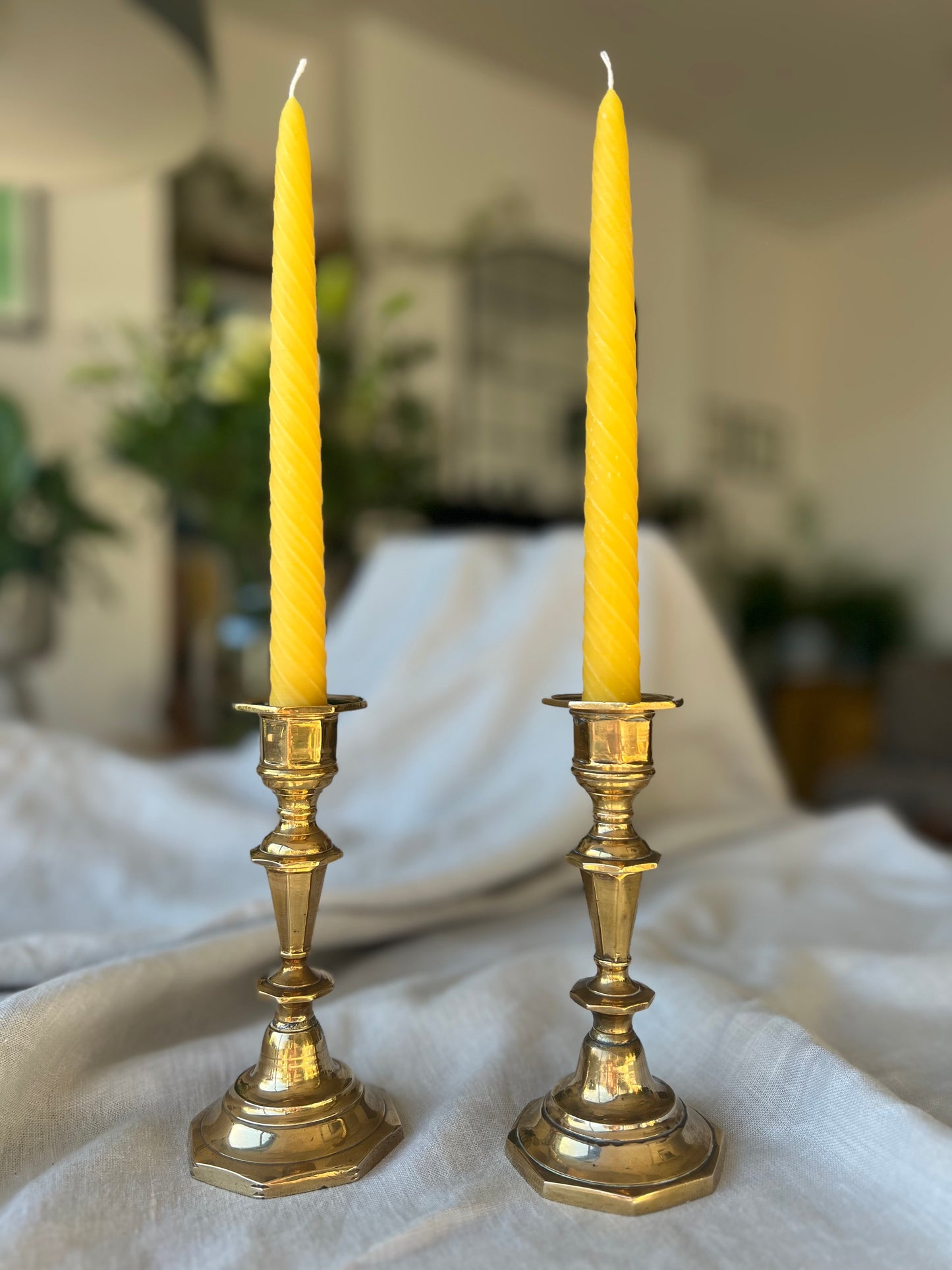 Vintage Solid Brass Candlestick Holders Gift Set – Pair with Hexagonal Base & 2 Hand-Poured Slow-Burning London Beeswax Dinner Candles – Luxury Home Decor- Unique wedding gift