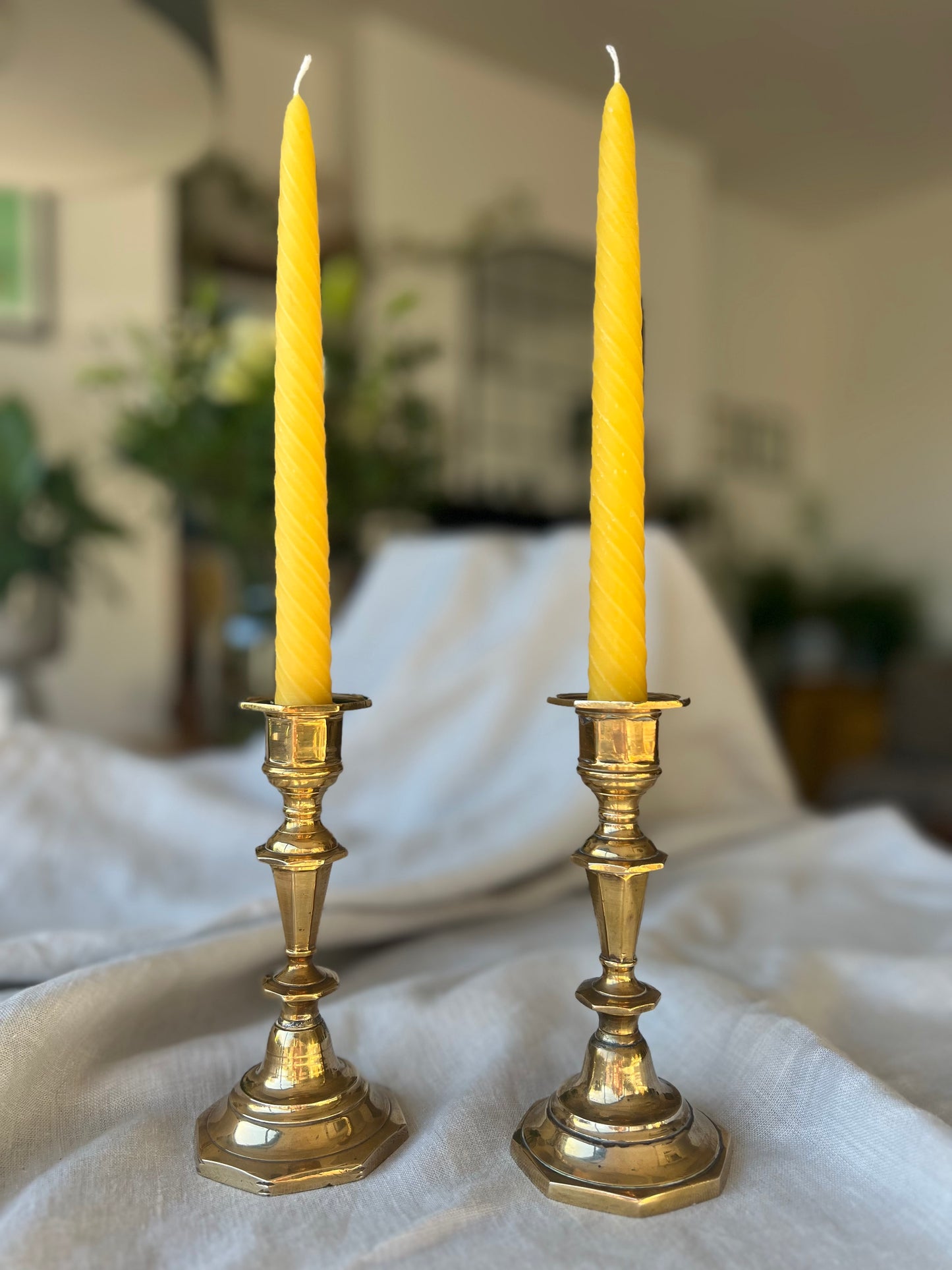 Vintage Solid Brass Candlestick Holders Gift Set – Pair with Hexagonal Base & 2 Hand-Poured Slow-Burning London Beeswax Dinner Candles – Luxury Home Decor- Unique wedding gift