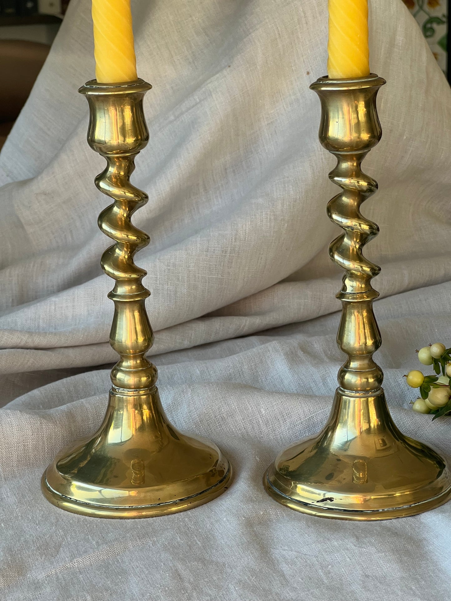 Charming pair of antique brass twist candlesticks with 2 pure London beeswax slow burning lightly spiralled dinner candles. Unique candle gift set.  Perfect Christmas gift