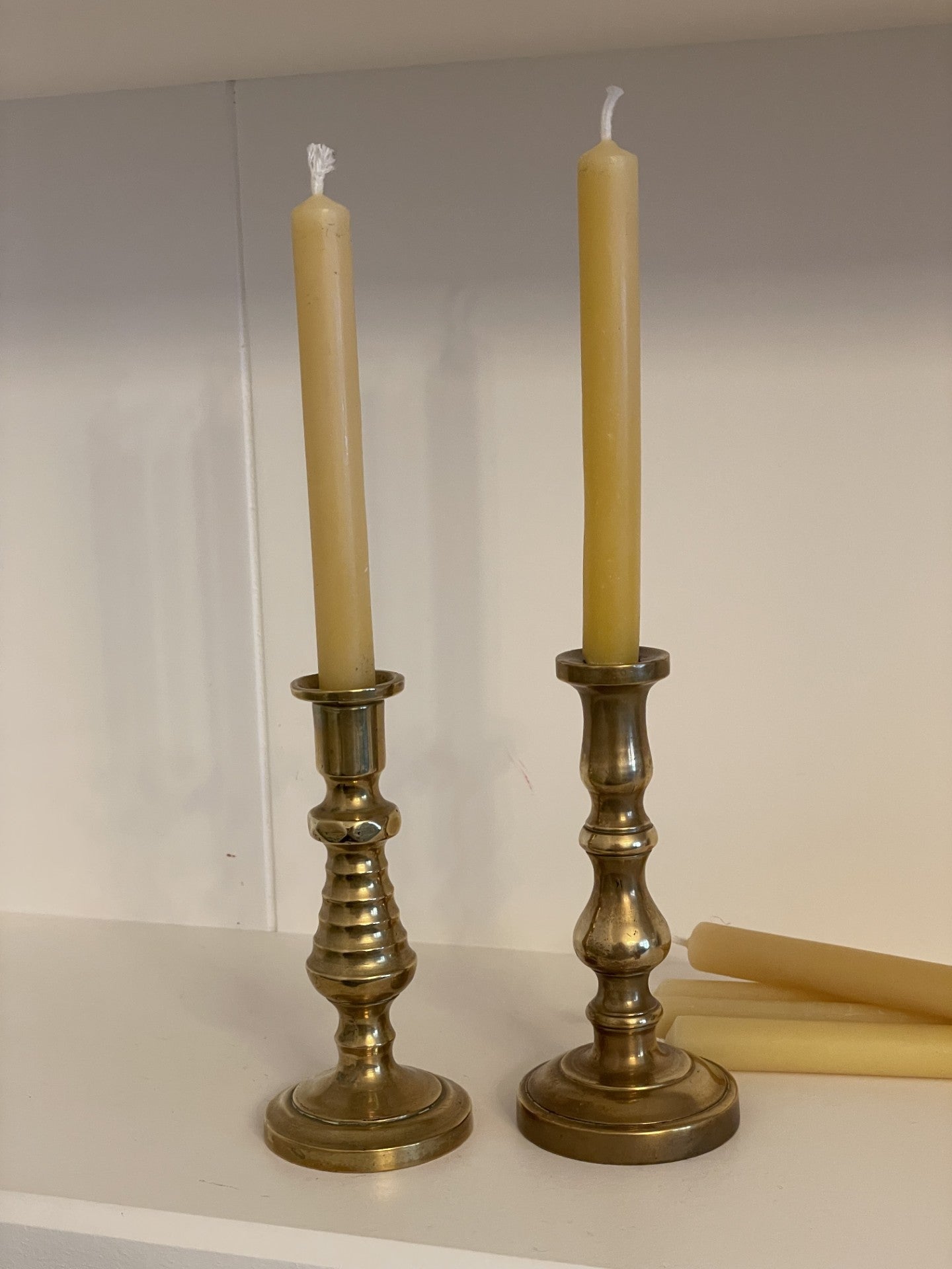 Charming antique brass candlesticks with 6 pure London beeswax dinner candles. Vintage brass mixed pair of candlesticks. Unique Christmas candle gift set. Candle light